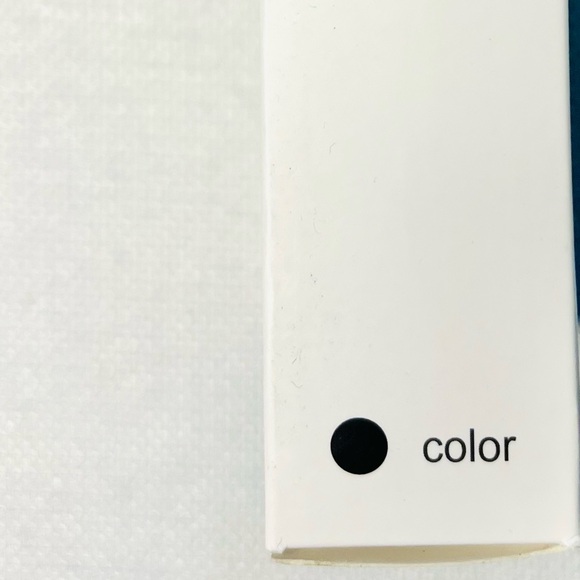 Elegant Black Smartwatch - New Boxed - Picture 4 of 4